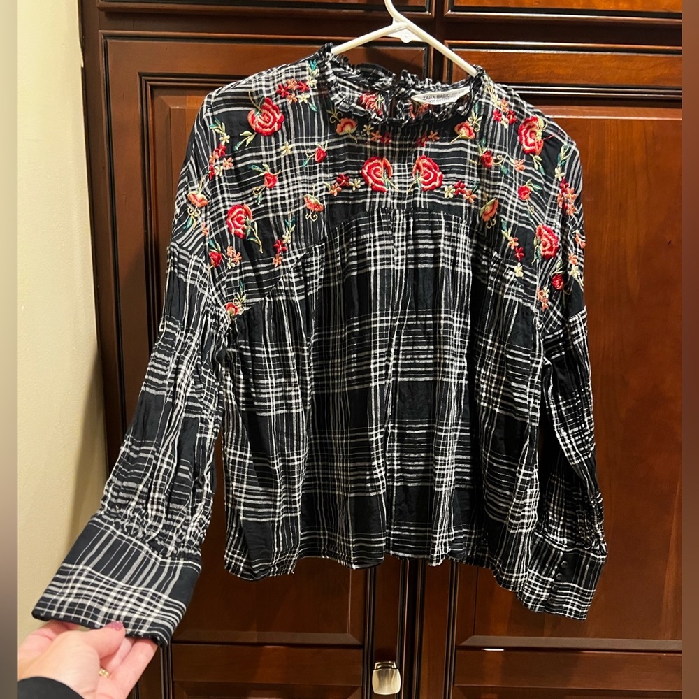 Zara Floral Embroidered Black Blouse - M